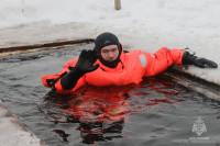 Тульские блогеры с водолазами МЧС «спасли» провалившегося под лёд человека, Фото: 2