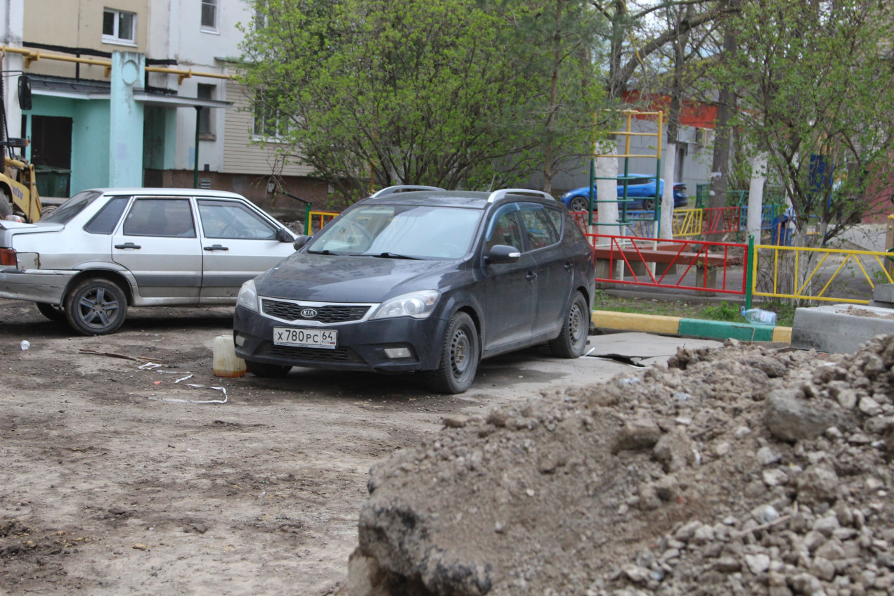 В Туле ремонт двора остановился из-за припаркованного автомобиля: владелец  сейчас на СВО - Новости Тулы и области – Фотогалерея, фото 5 - MySlo.ru