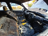 Ночной пожар в Петелино: огонь повредил три автомобиля, Фото: 4
