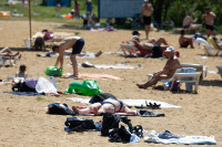 Жара в Туле: туляки спасаются от зноя на пляже в Центральном парке, Фото: 8