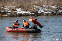 В Туле на Упе спасатели эвакуировали пострадавшего из упавшего в реку автомобиля, Фото: 23