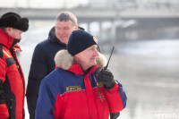 Провалившийся под лед школьник и терпящий бедствие рыбак: спасатели провели учения на Упе в Туле, Фото: 34