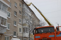 Что творится на месте обрушения крыши в пятиэтажке на улице Зорге – репортаж Myslo, Фото: 24