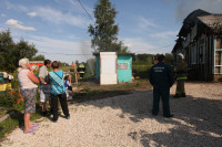 С огнем в жилом доме в селе Теплое боролись три пожарных расчета, Фото: 14