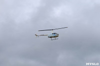 Толпа туляков взяла в кольцо прилетевшего на вертолете Леонида Якубовича, чтобы получить мороженное, Фото: 25