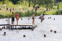 Туляки спасаются от жары в пруду Центрального парка, Фото: 15