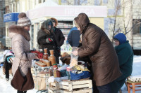 Уличная торговля на пересечении улиц Пузакова и Демидовская, Фото: 7