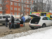 На ул. Кирова в Туле серьезная пробка из-за ДТП с Audi Q5, Фото: 3