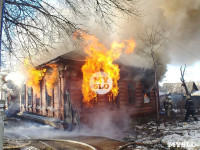 На улице Оборонной загорелся дом с петардами , Фото: 8