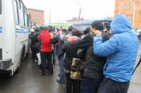 В ходе зачистки на Центральном рынке Тулы задержаны 350 человек, Фото: 32