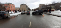 На ул. Металлургов перевернулась легковушка, Фото: 1