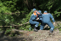 Спасатели приступили к расчистке берегов реки Воронки в Туле: фото, Фото: 10