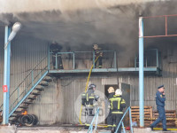 Крупный пожар в Туле: горит строительный склад-магазин, Фото: 11