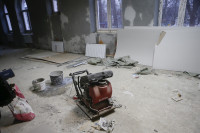 Дмитрий Миляев проверил, как идет ремонт вечерней школы на ул. Зорге, Фото: 1