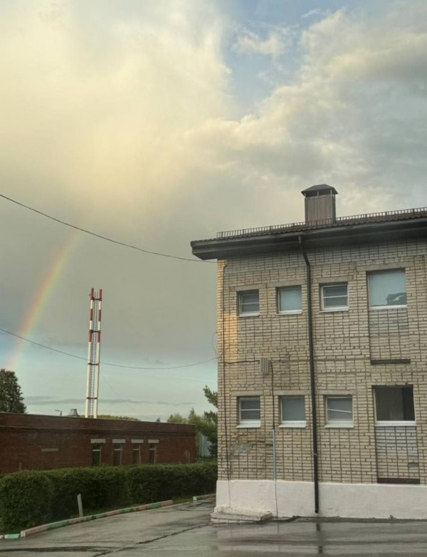 Радуга после внезапного дождя 