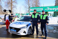 В Туле гаишники дарили женщинам-водителям цветы, Фото: 5