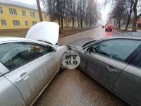 На ул. Станиславского в Туле столкнулись Audi и Toyota, Фото: 1