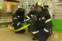 В ТРЦ «РИО» работали пожарные расчеты, Фото: 7