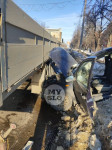 На ул. Кирова легковушка влетела в грузовик и повисла на сугробе, Фото: 11