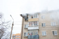 В пятиэтажке на ул. Галкина в Туле загорелась квартира, Фото: 9