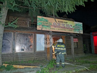 На ул. Пузакова в Туле загорелось заброшенное кафе, Фото: 4