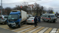 ДТП в Туле возле драмтеатра: грузовик оторвал легковушке дверь, Фото: 2