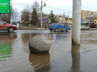 Перекресток Красноармейского проспекта и ул. Лейтейзена затопило водой, Фото: 12