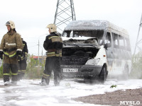 В Туле сгорел микроавтобус, Фото: 9