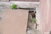 Двор разрушающегося общежития в Туле неделю затапливает канализация, Фото: 6
