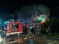 Пожар в Горелках: кирпичный сарай с сеном тушили несколько расчетов, Фото: 7