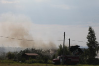 С огнем в жилом доме в селе Теплое боролись три пожарных расчета, Фото: 1