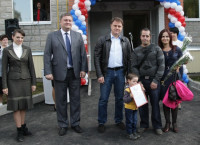 Вручение ключей от новых квартир переселенцев из аварийного жилья в Донском, Фото: 8