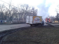 В Новомосковске "Газель" въехала в столб и загорелась, Фото: 1