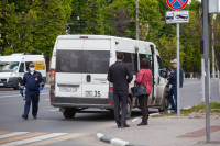 Полицейский рейд в тульских маршрутках: на пассажиров без масок составляют протоколы, Фото: 20