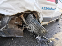 Автомобиль газовой службы попал в ДТП на ул. Первомайской и потерял колесо, Фото: 6