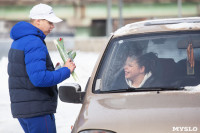 8 марта компания «Автоимпорт» дарила тулячкам-автоледи цветы, Фото: 100