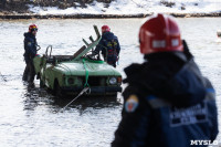 В Туле на Упе спасатели эвакуировали пострадавшего из упавшего в реку автомобиля, Фото: 52