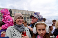 Толпа туляков взяла в кольцо прилетевшего на вертолете Леонида Якубовича, чтобы получить мороженное, Фото: 65