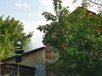 На улице Каминского в Туле загорелся старинный дом: улица перекрыта, Фото: 16