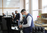 Депутаты Тульской облдумы посетили производство музыкальных инструментов, Фото: 3