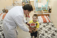 Владимир Груздев в Тульской детской областной клинической больнице. 26 декабря 2013, Фото: 3