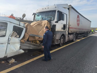 На трассе М-4 грузовик врезался в «Газель» с дорожными рабочими, Фото: 2