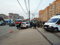 Жесткое ДТП у поворота на Скуратовскую: одну из машин проткнуло металлическим ограждением, Фото: 11