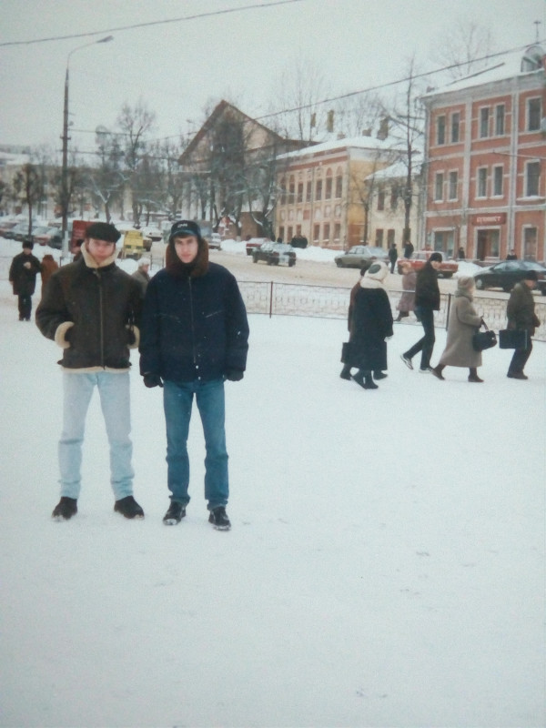 Площадь перед Главпочтамтом, зима 1998-99.