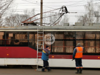 В Туле трамваи поломали столб и пантографы, Фото: 9