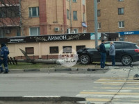 В Туле внедорожник BMW повалил столб ЛЭП, Фото: 2