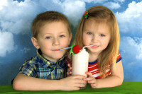"Молоко вдвойне вкусней если это молочный коктейль!"На фото: Ваня и Лиза Петровы. Фото Goldberry, Фото: 23