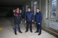Дмитрий Миляев проверил, как идет ремонт вечерней школы на ул. Зорге, Фото: 5