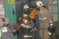 Серьезный пожар на ул. Кутузова в Туле: спасены более 30 человек, Фото: 10