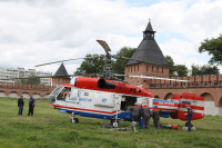 В кремле приземлился вертолет, который установит шпиль колокольни, Фото: 10